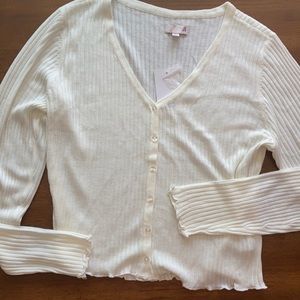 Lightweight long sleeve V neck top